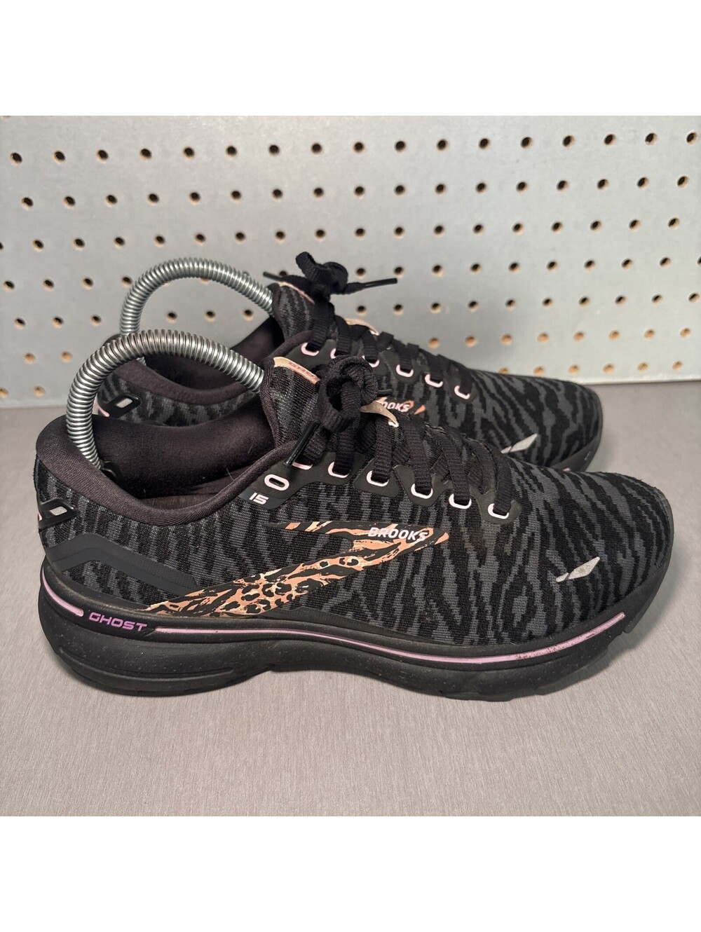 Brooks Ghost 15 Running Shoes Womens Sz 8 Black Purple Animal Leopard Tiger Gym